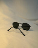 ÓCUROS CLASSIC HEXAGONAL PRETO — Lifestyle CLASSIC